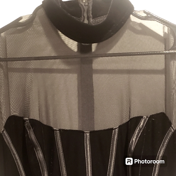 Vintage Tadashi Black Vevlet, Sheer & Pleather Corset Gown Size 16 - Picture 3 of 14